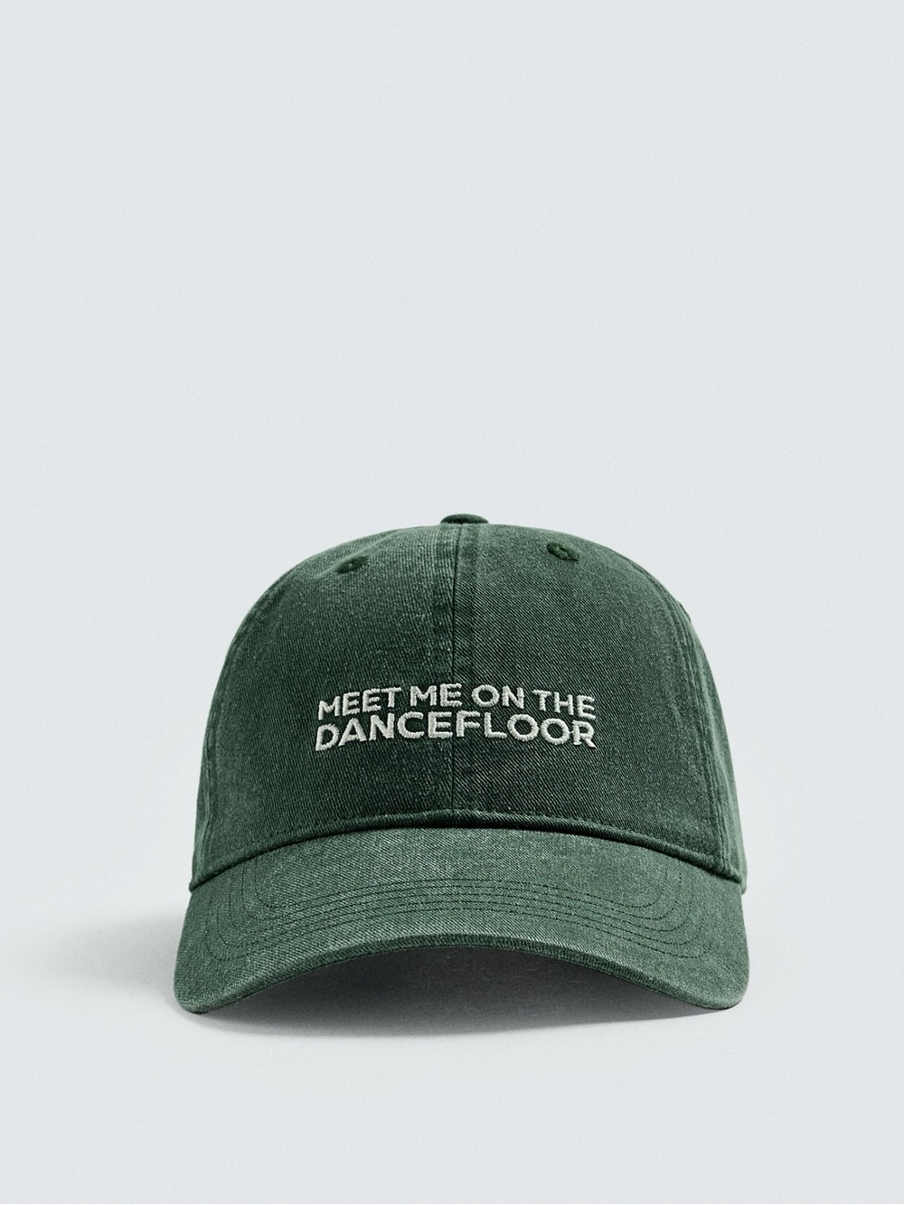 Zara Cotton cap with embroidery and a distressed effect, adjustable at the back.